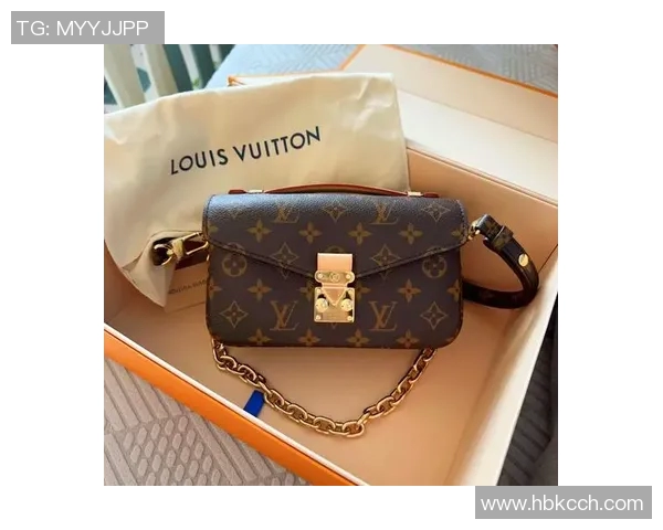 足球明星们的时尚选择LV包包成为球场外的潮流标志